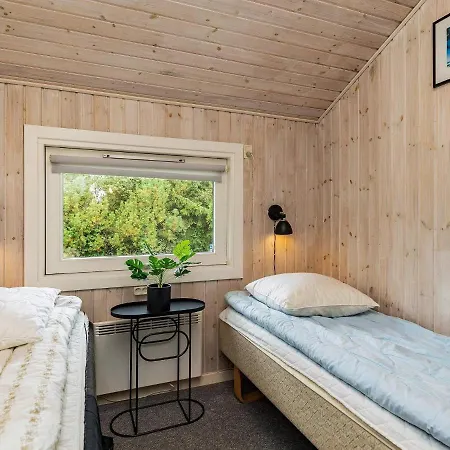 Four-bedroom In 1 Otel