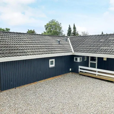 Four-bedroom In 1 Nordenbro Vesteregn