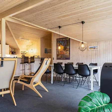 Four-bedroom In 1